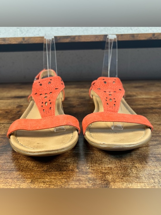 Naturalizer Sandals Leather T Strap Adjustable Hook & Loop Cutout Windham 8 - Picture 2 of 14